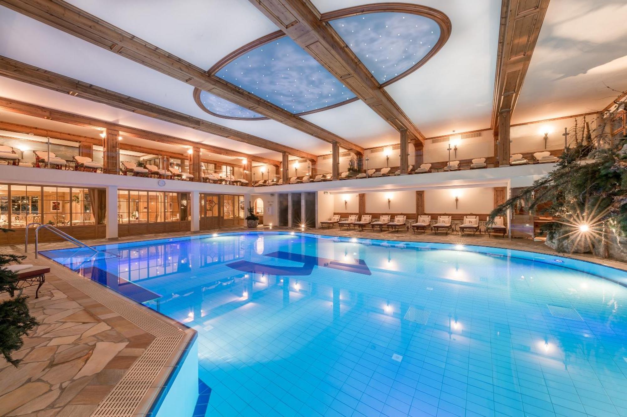 Alpen-Wellness Resort Hochfirst 오베르구르글 외부 사진